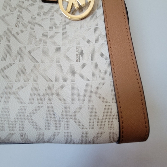 Michael Kors Dillon Satchel Vanilla & Acorn Signature - Picture 16 of 16